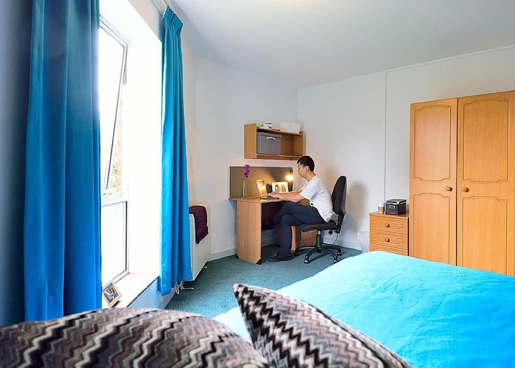 Broadgate Park Beeston Nottingham Apartment Exterior photo