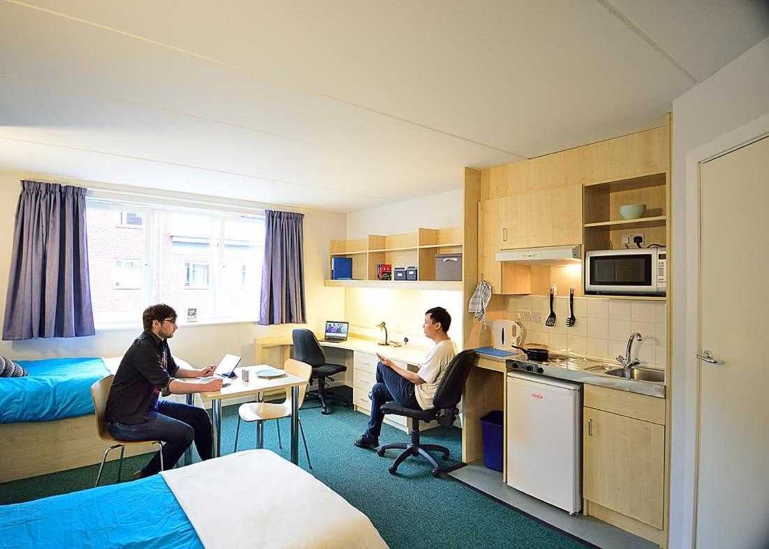 Broadgate Park Beeston Nottingham Apartment Exterior photo